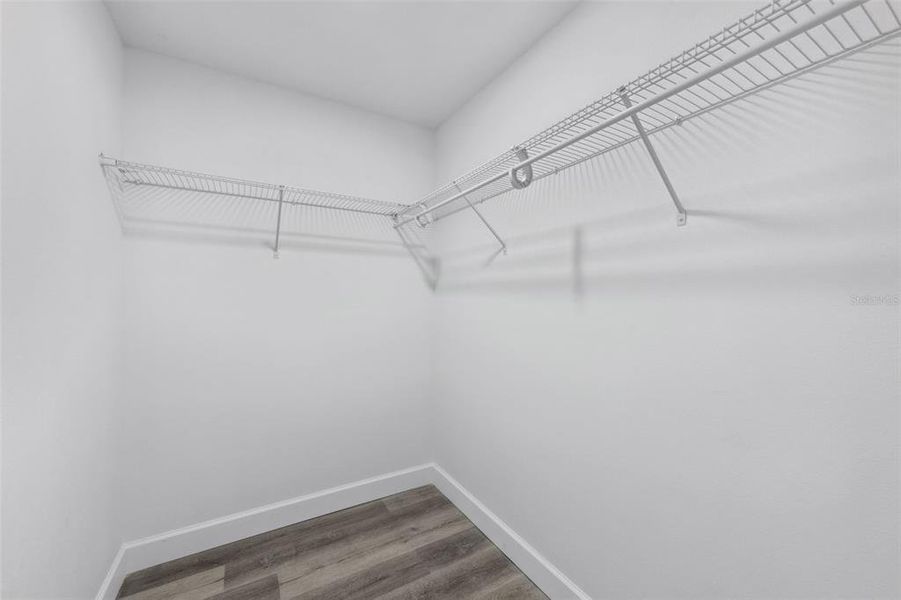 Spacious, unfurnished interior of a new home in , Deland (Image 8).