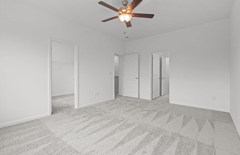 Spacious, unfurnished interior of a new home in Alston Park, Greenville (Image 23).