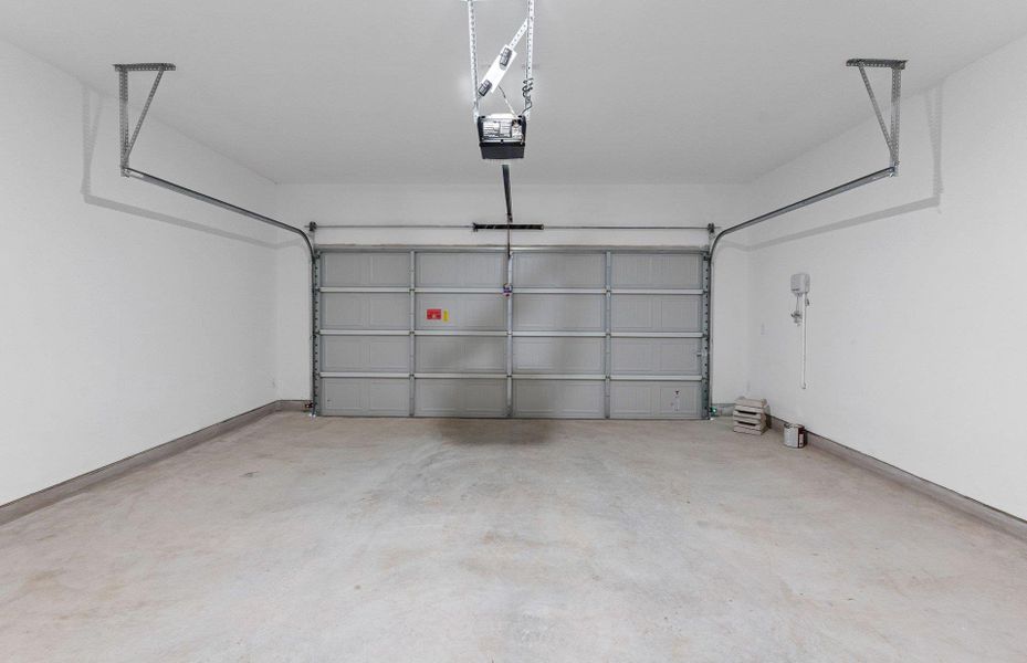 Furnished interior view inside a new home in Horizon Lake, Leander (Image 10). Furnished interior view inside a new home in Horizon Lake, Leander (Image 10).