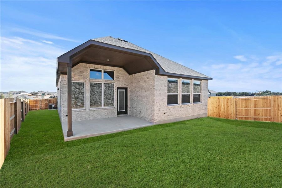 Exterior details and patio area of a home in Meyer Ranch, New Braunfels (Image 4).