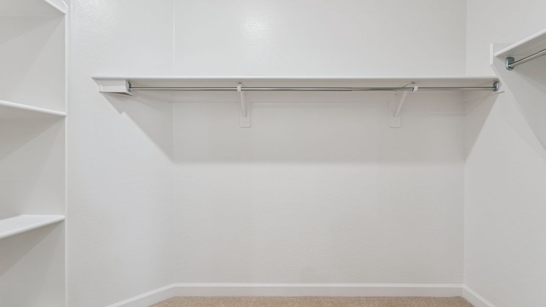 Spacious, unfurnished interior of a new home in Aloravita, Peoria (Image 25).