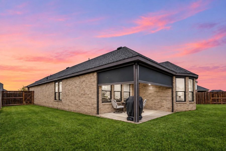 Exterior details and patio area of a home in Katy Court, Katy (Image 3).