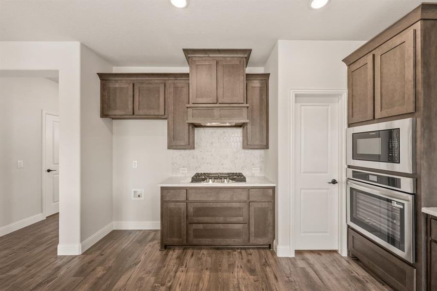 Furnished interior view inside a new home in Hulen Trails Classic 50, Fort Worth (Image 15). Furnished interior view inside a new home in Hulen Trails Classic 50, Fort Worth (Image 15).