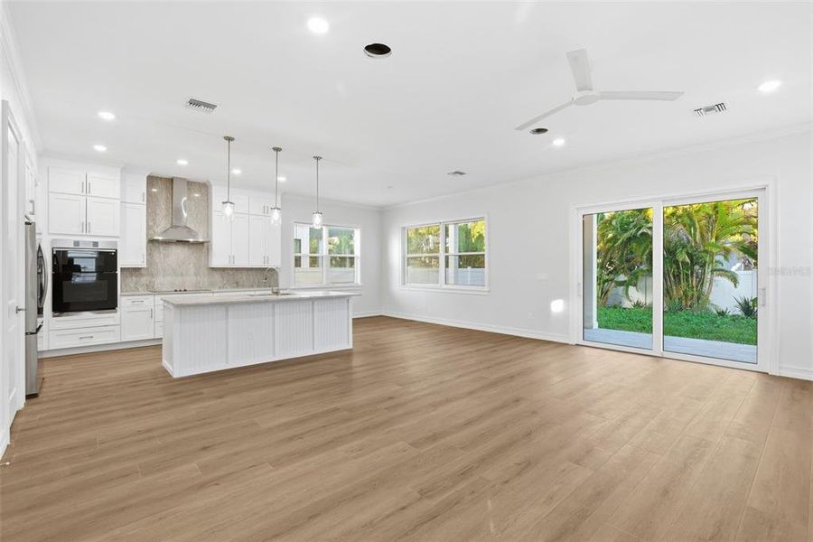 Spacious, unfurnished interior of a new home in , St. Petersburg (Image 41). Spacious, unfurnished interior of a new home in , St. Petersburg (Image 41).