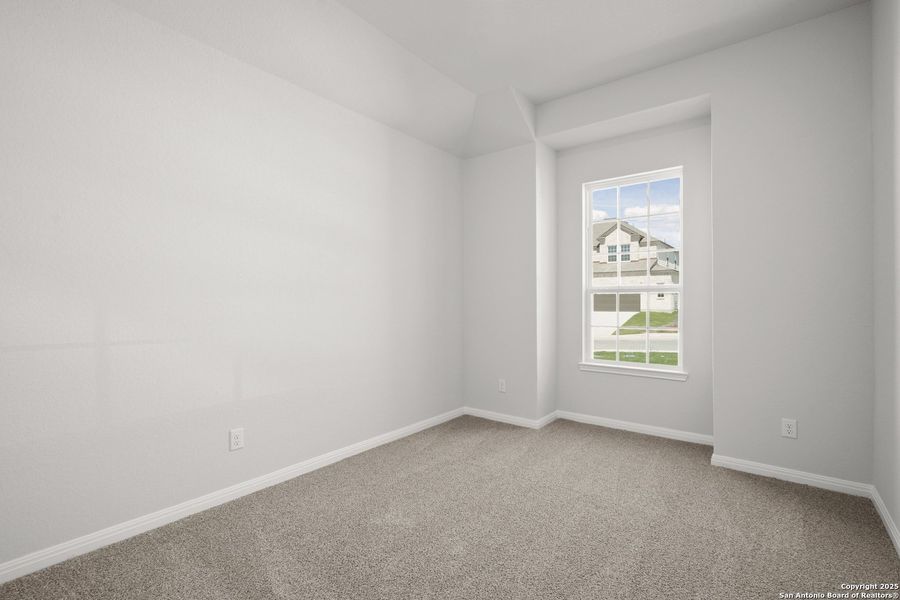 Spacious, unfurnished interior of a new home in Hunters Ranch, San Antonio (Image 15).