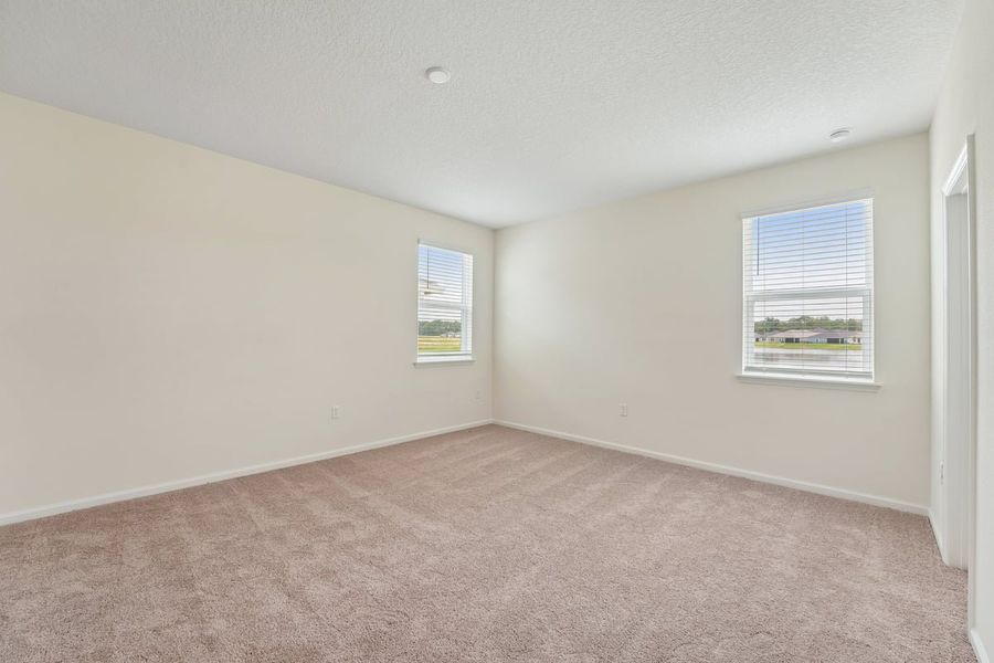 Spacious, unfurnished interior of a new home in Hawkes Meadow, Jacksonville (Image 17).