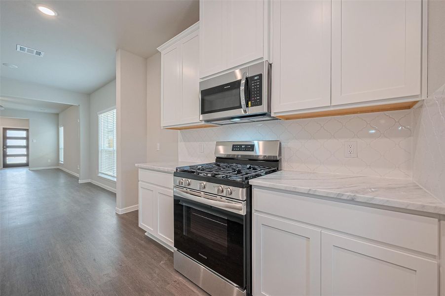 Furnished interior view inside a new home in Woodland Lakes, Huffman (Image 11). Furnished interior view inside a new home in Woodland Lakes, Huffman (Image 11).