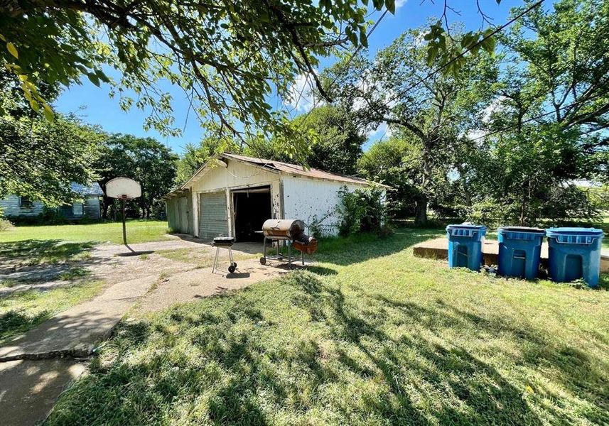 Image 13 of a home in . Image 13 of a home in .