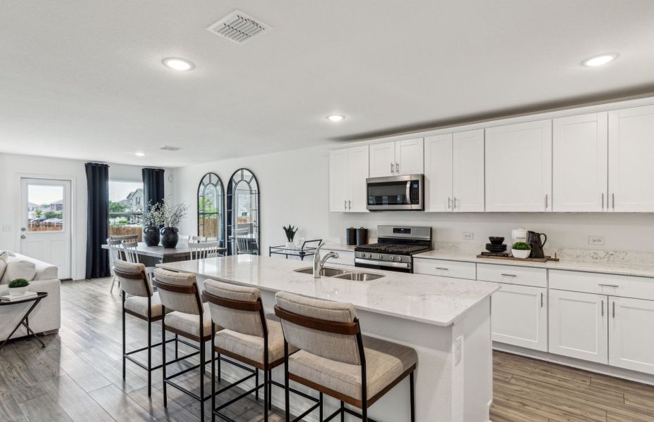 Furnished interior view inside a new home in Elizabeth Creek, Fort Worth (Image 11).