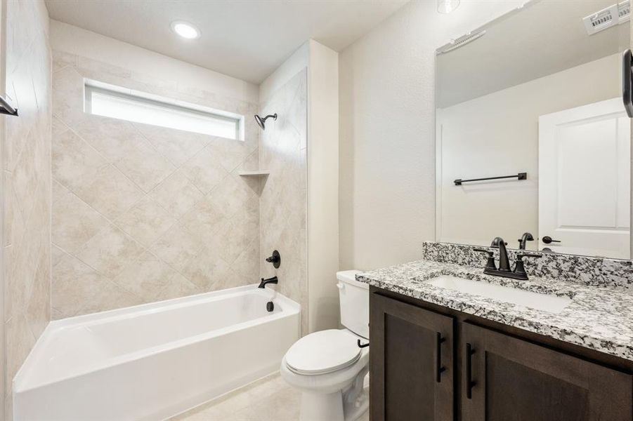 Furnished interior view inside a new home in Ridgepoint, Midlothian (Image 17).