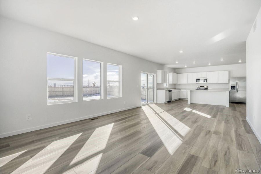 Spacious, unfurnished interior of a new home in Ledge Rock, Johnstown (Image 11).