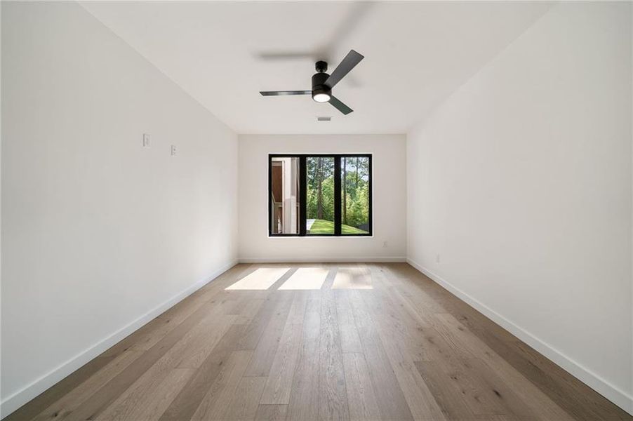 Spacious, unfurnished interior of a new home in , Atlanta (Image 20).