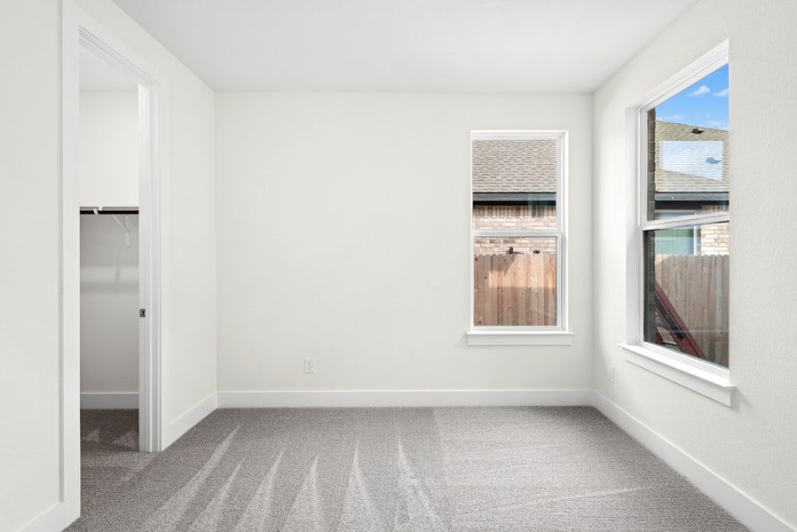 Spacious, unfurnished interior of a new home in Santa Rita Ranch, Liberty Hill (Image 38).