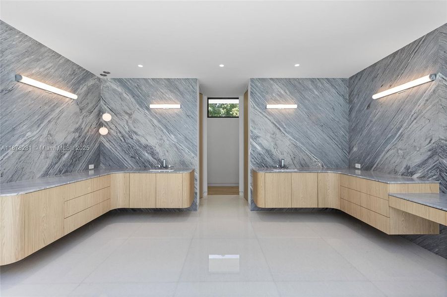 Image 36 of a home in .