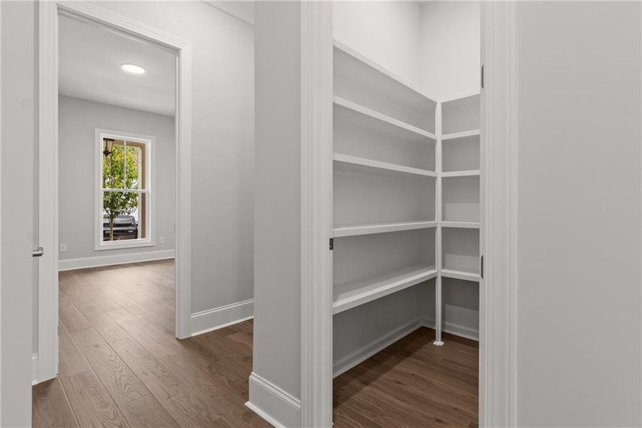 Spacious, unfurnished interior of a new home in Bellwyn, Johns Creek (Image 10).