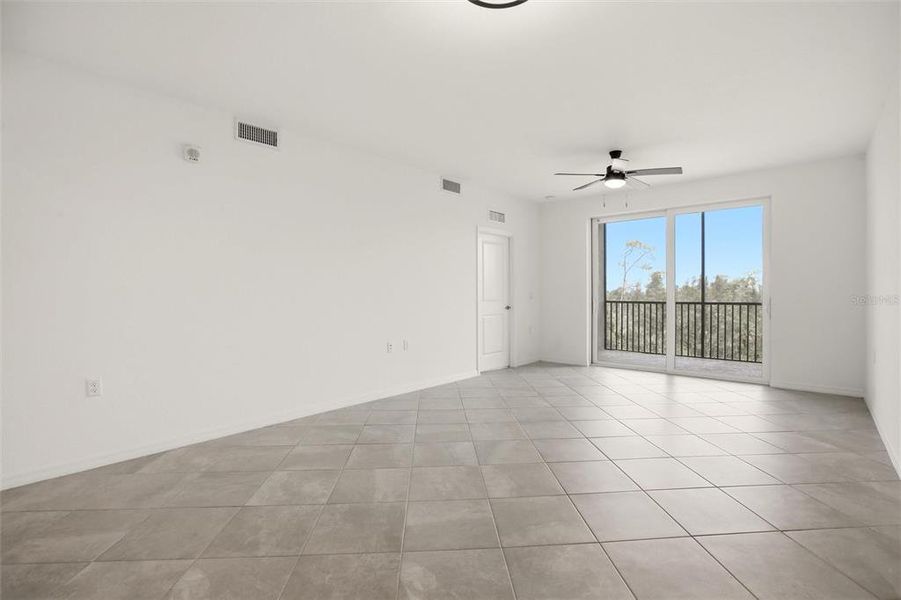 Spacious, unfurnished interior of a new home in , Punta Gorda (Image 24).