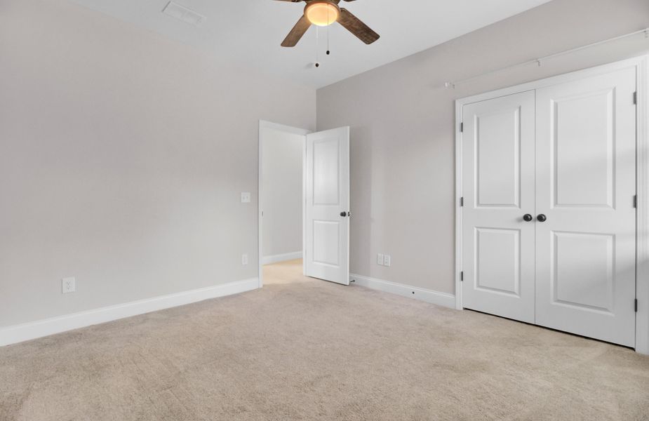 Spacious, unfurnished interior of a new home in , Goose Creek (Image 21).