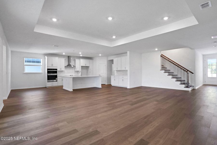 Spacious, unfurnished interior of a new home in Hyland Trail, Green Cove Springs (Image 28).