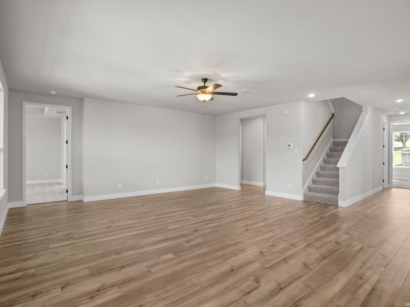 Spacious, unfurnished interior of a new home in Ladera, San Antonio (Image 22).
