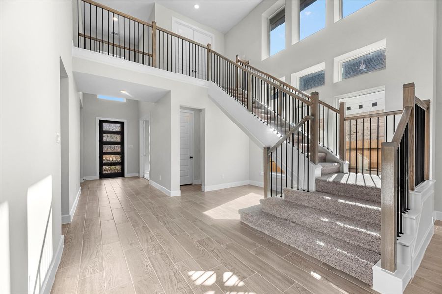 Spacious, unfurnished interior of a new home in Grange - 55', Katy (Image 11).