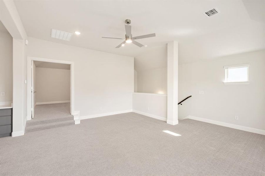 Spacious, unfurnished interior of a new home in Triple Diamond Ranch, Mansfield (Image 24).