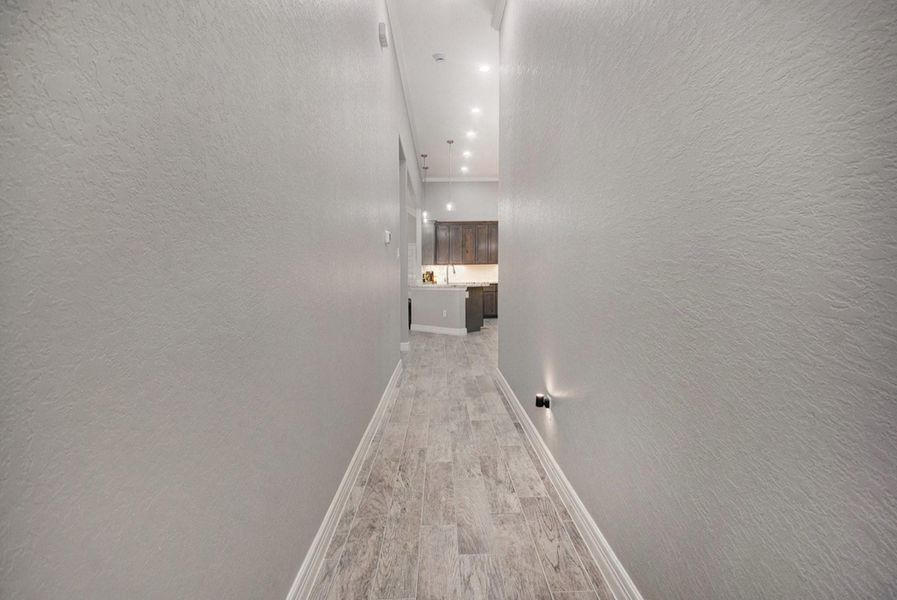 Spacious, unfurnished interior of a new home in , Anahuac (Image 21).