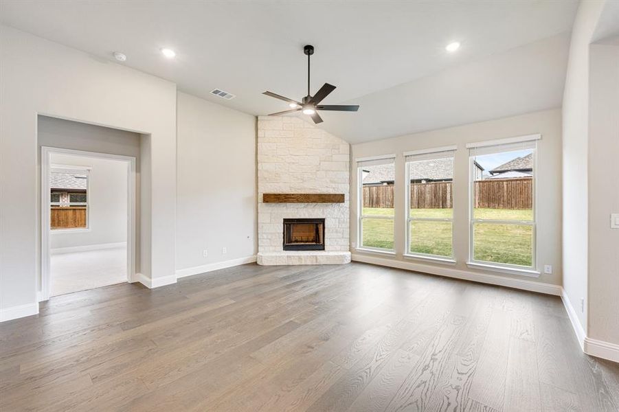 Spacious, unfurnished interior of a new home in Liberty, Melissa (Image 30).