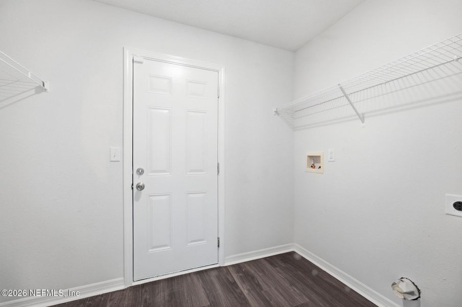 Spacious, unfurnished interior of a new home in , Jacksonville (Image 23).