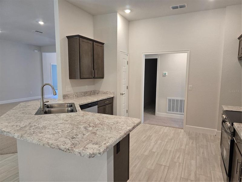 Furnished interior view inside a new home in Sugarmill Woods, Homosassa (Image 5).