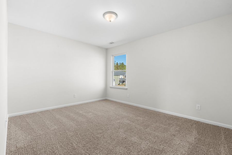 Spacious, unfurnished interior of a new home in McAllister Pointe, Richmond Hill (Image 17).