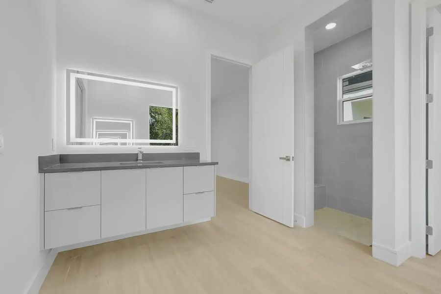 3036 Kensington Ave:Interior