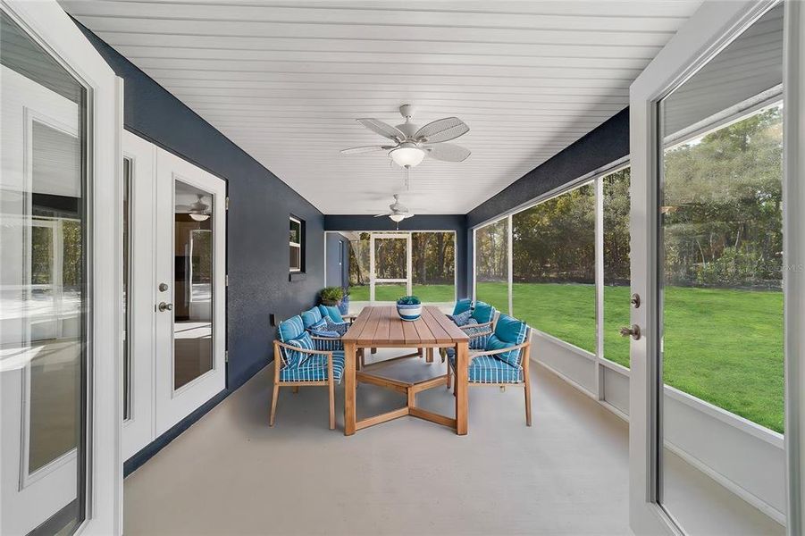 Exterior details and patio area of a home in Marion Oaks, Ocala (Image 3).