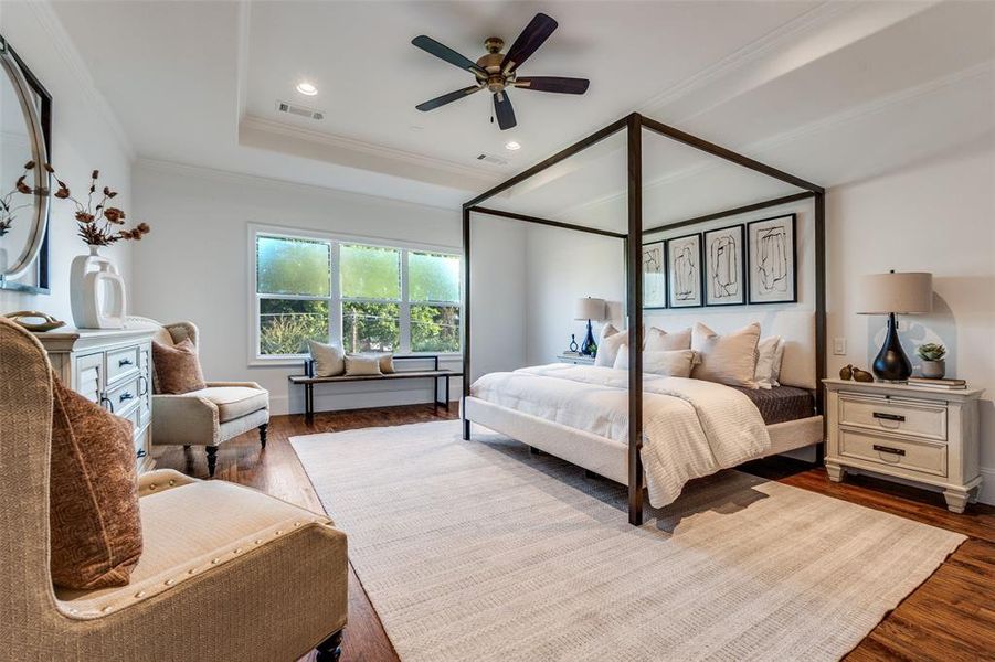 Furnished interior view inside a new home in , Dallas (Image 8).