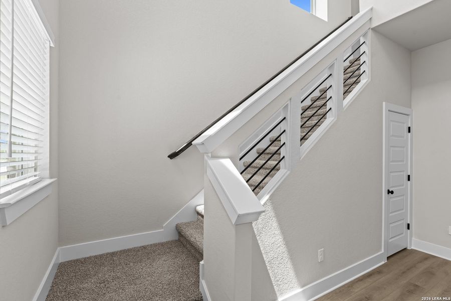 Spacious, unfurnished interior of a new home in Stillwater Ranch, San Antonio (Image 8).