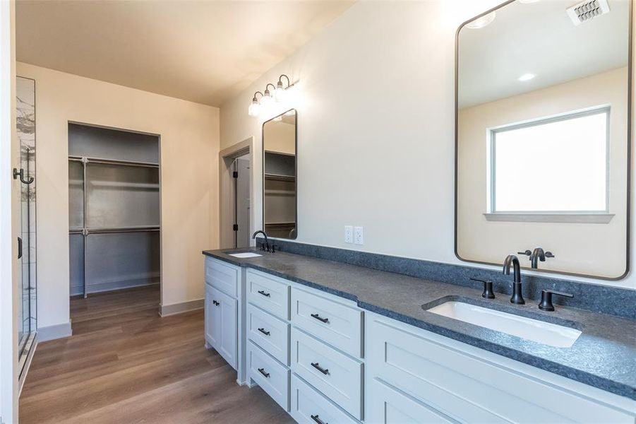 Furnished interior view inside a new home in , Abilene (Image 13).