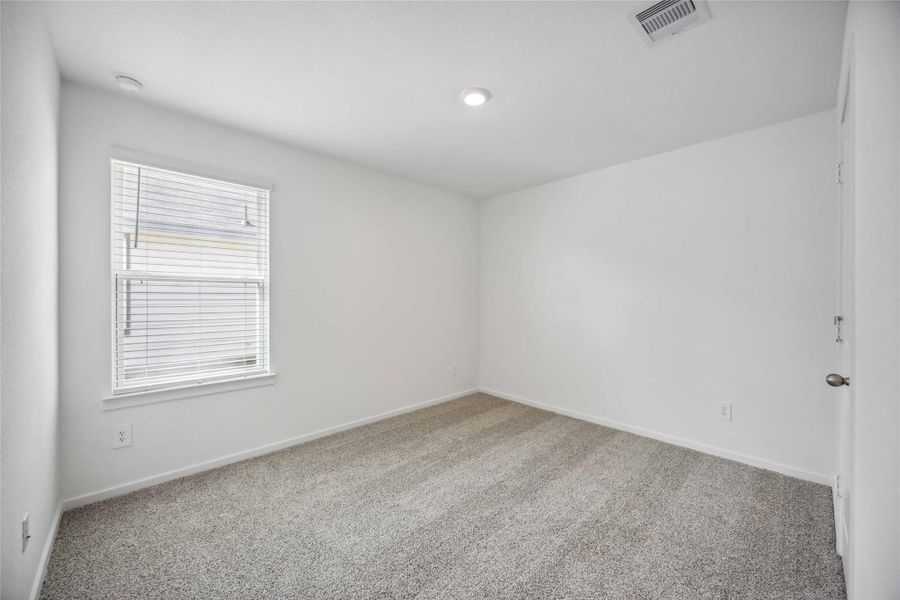 Spacious, unfurnished interior of a new home in , Houston (Image 18).