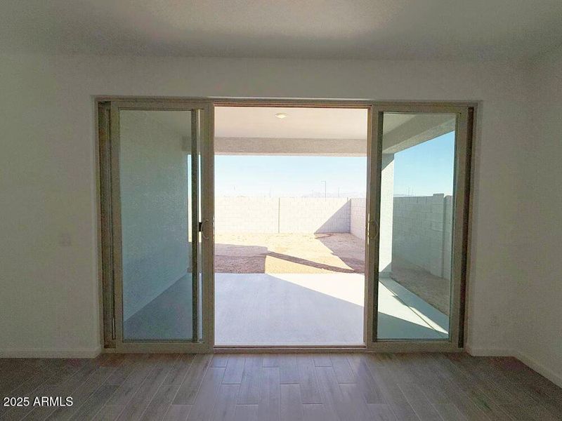 4-panel center slider to large covered p