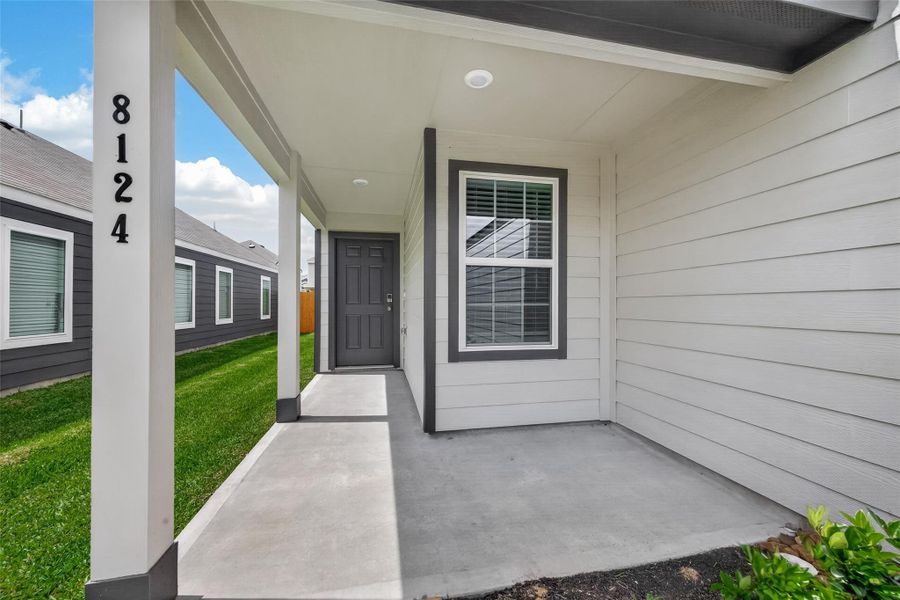 Exterior details and patio area of a home in Wayside Village, Houston (Image 3).