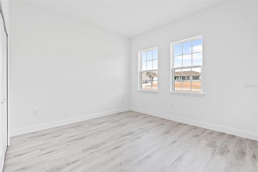 Spacious, unfurnished interior of a new home in , Ocala (Image 12).