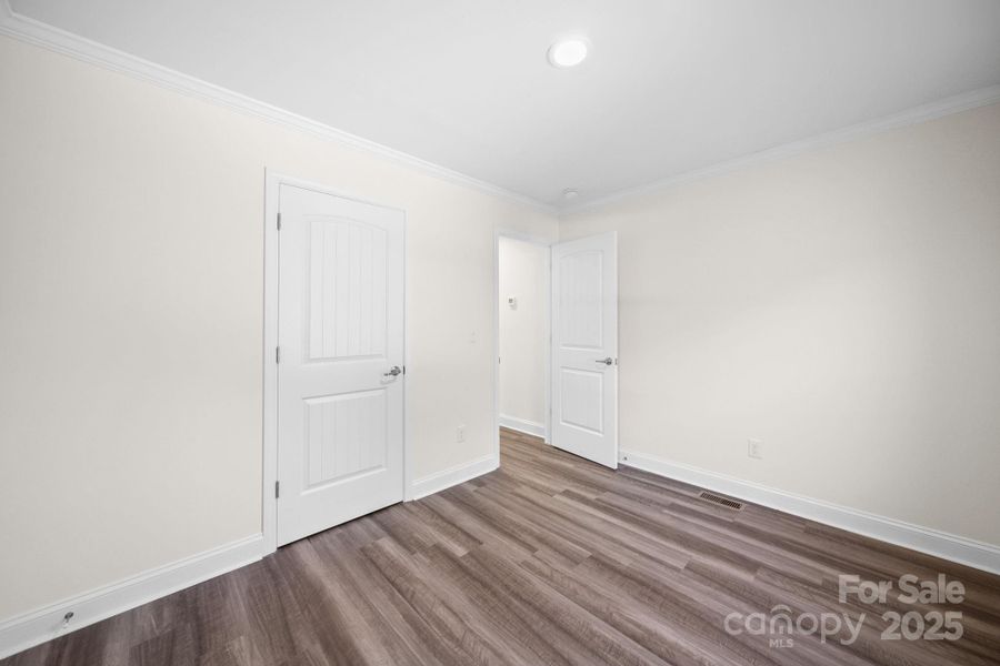 Spacious, unfurnished interior of a new home in , Cherryville (Image 12).