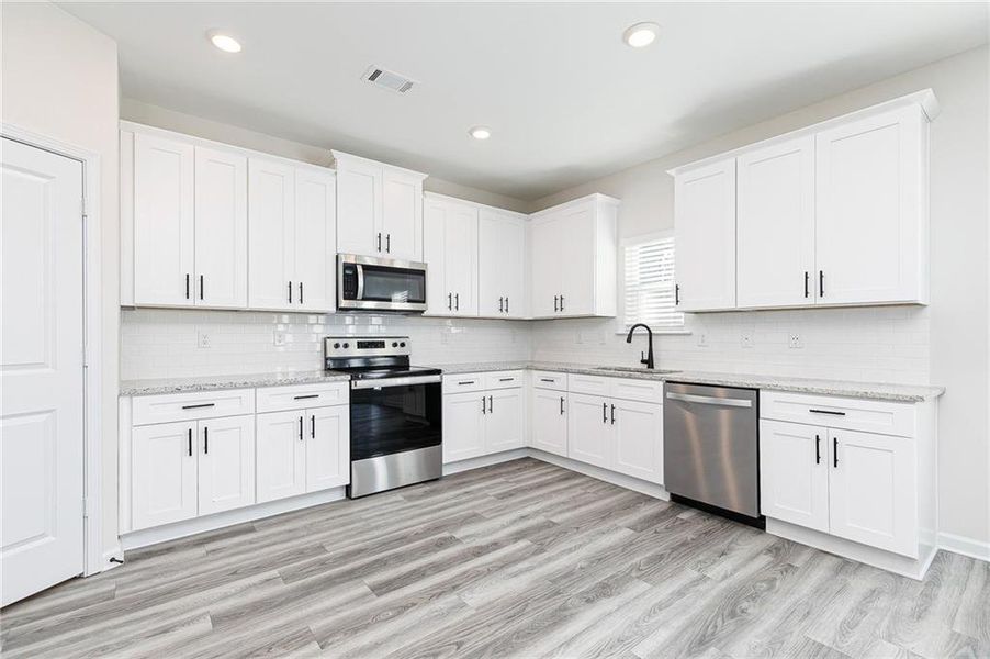 Furnished interior view inside a new home in , Jefferson (Image 3).