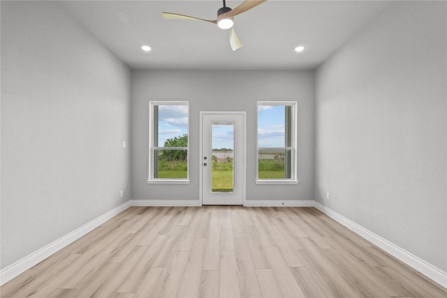 Image 33 of a home in .