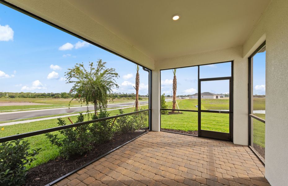 Exterior details and patio area of a home in Reagan Landing, Bradenton (Image 3).