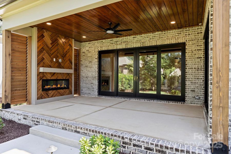 Exterior details and patio area of a home in , Charlotte (Image 23).