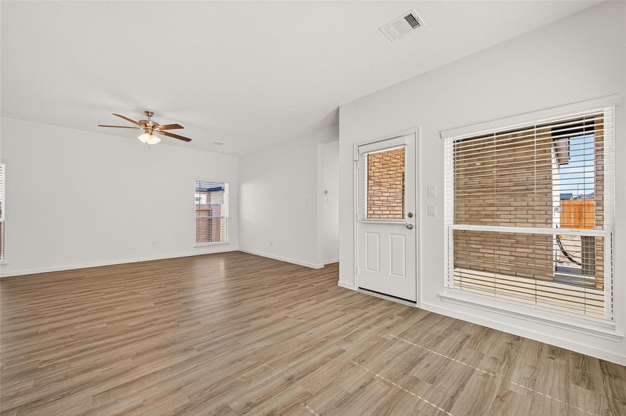 Spacious, unfurnished interior of a new home in Mill Creek Trails, Magnolia (Image 24).