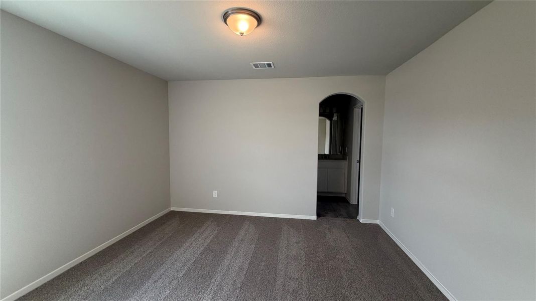 Spacious, unfurnished interior of a new home in River Ranch, Dayton (Image 8).