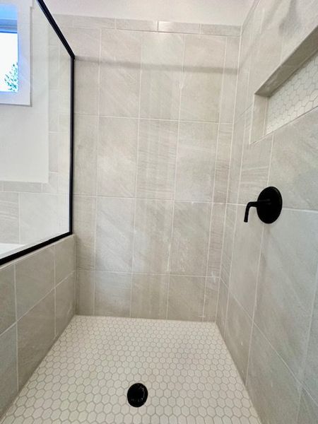 Close-up of interior finishes inside a home in Perkins Place, Hogansville (Image 11).