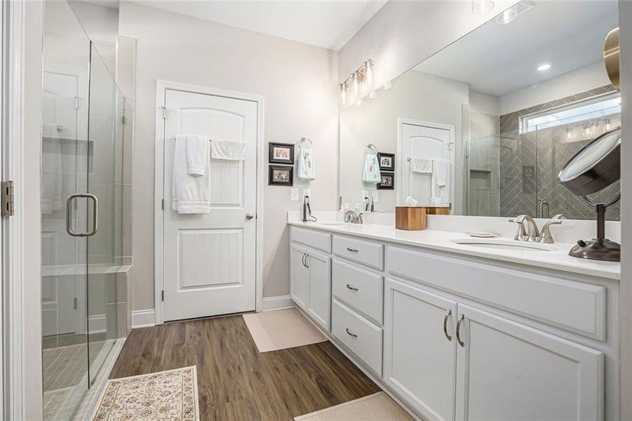 Furnished interior view inside a new home in , Villa Rica (Image 14).