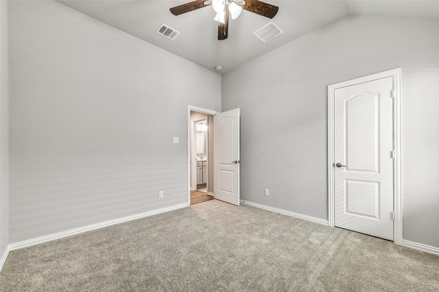 Spacious, unfurnished interior of a new home in Lago Mar 40' at Lago Mar, Texas City (Image 15). Spacious, unfurnished interior of a new home in Lago Mar 40' at Lago Mar, Texas City (Image 15).
