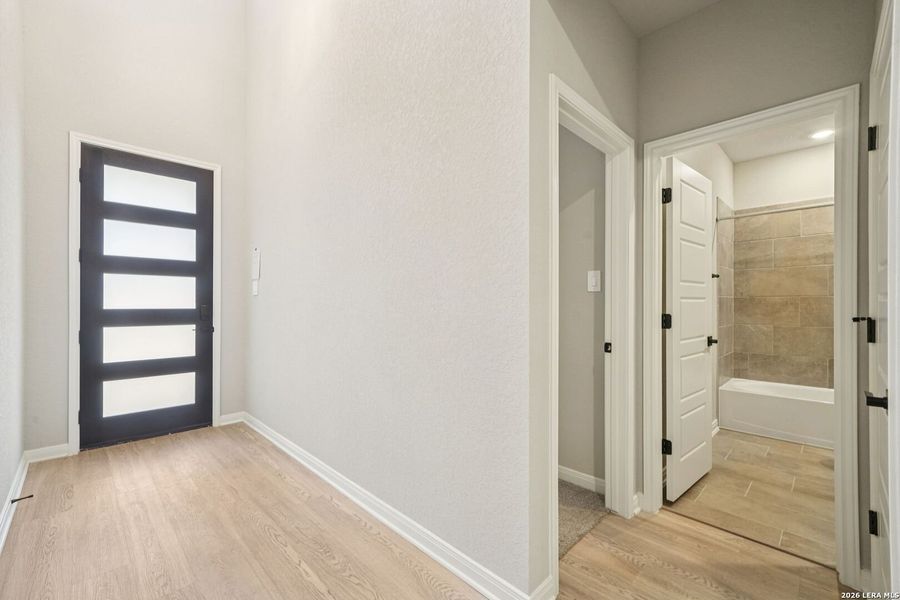 Spacious, unfurnished interior of a new home in Estancia Ranch - Classic Series, San Antonio (Image 19).